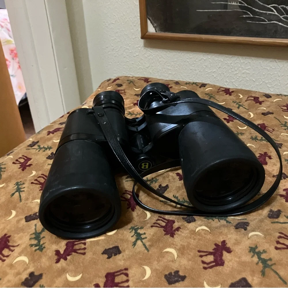 Bushnell 10x50 Binoculars with Robust Body and Large Lenses